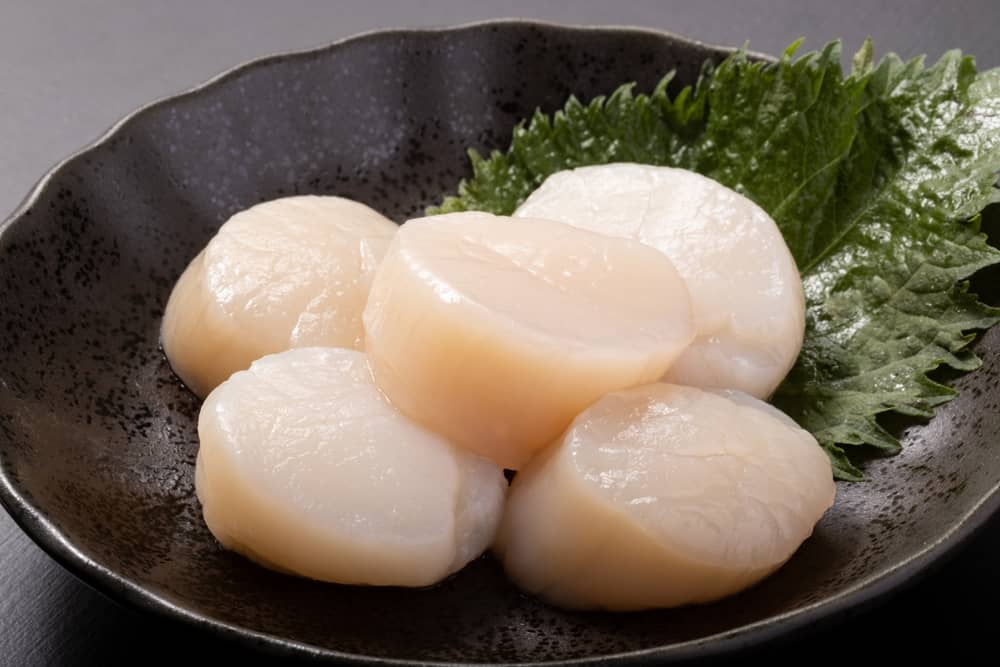 Perfectly Seared Scallops on Blackstone